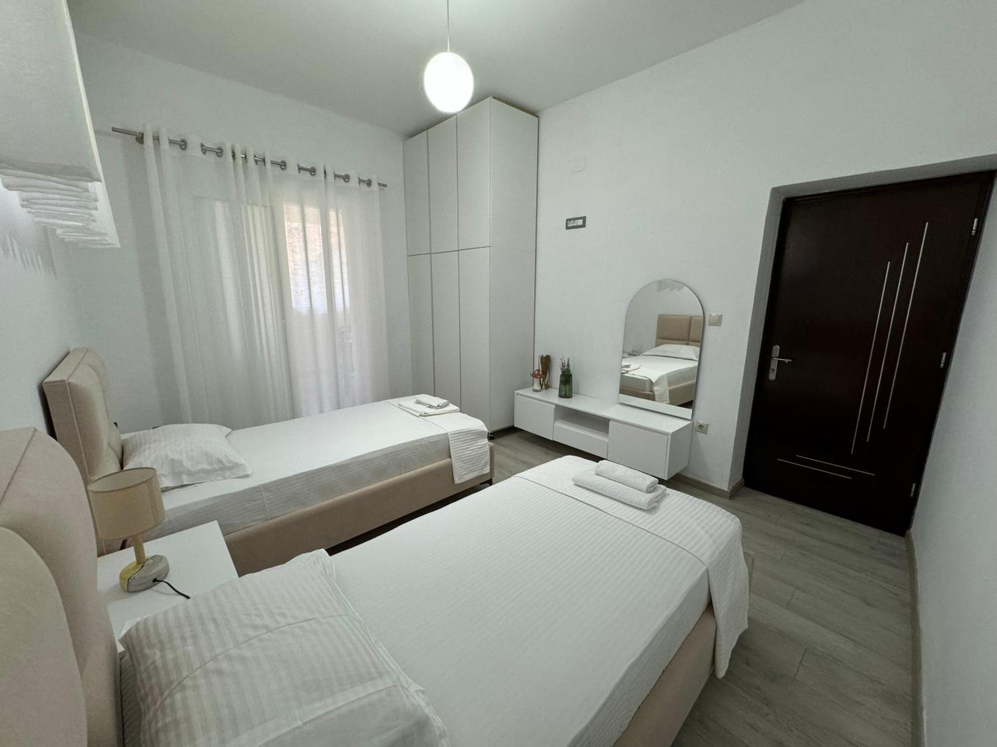 Dadaj Apartments Sarandë Exterior foto